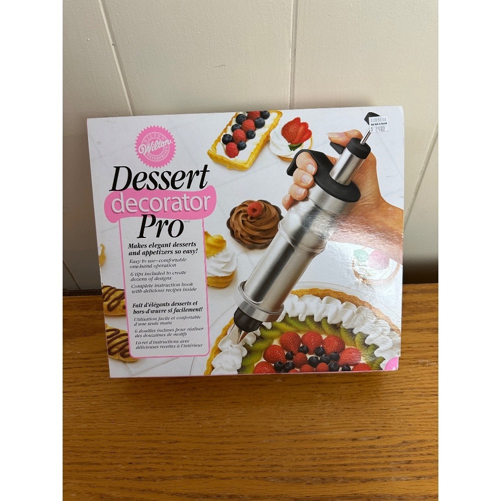 Wilton Dessert Decorator Pro Piping Tool‎ Kit 6 Tips Easy One-Hand Operation
